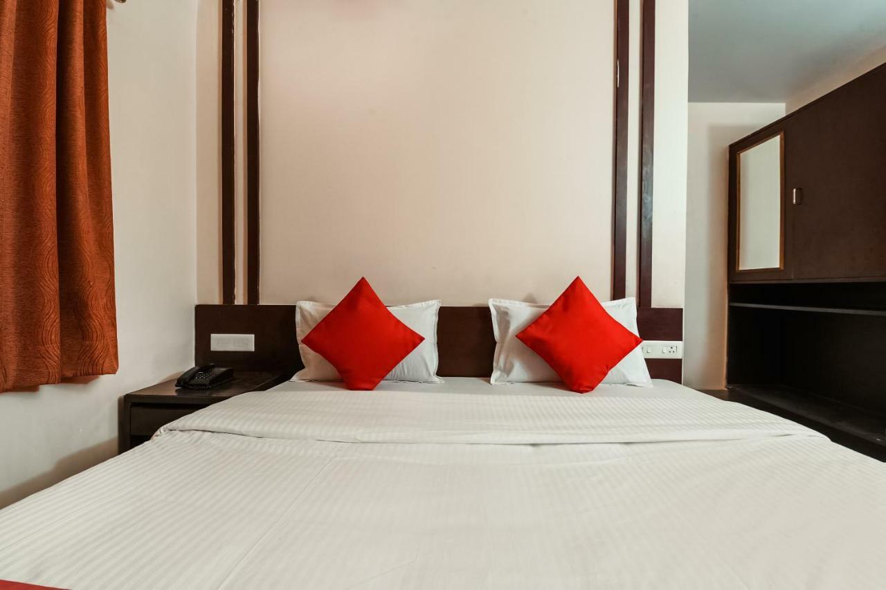 Oyo 28856 Manjeera Inn Visákhapatnam Kültér fotó