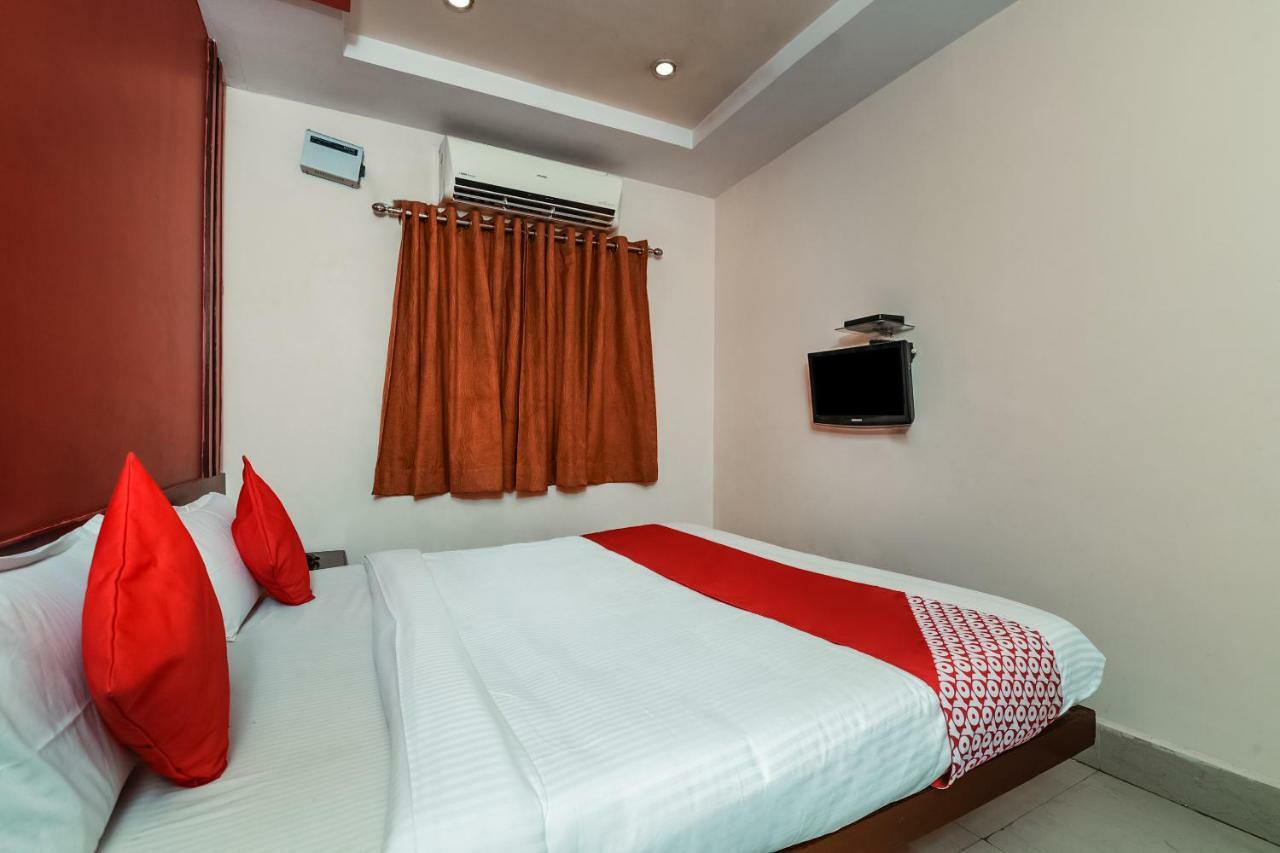 Oyo 28856 Manjeera Inn Visákhapatnam Kültér fotó