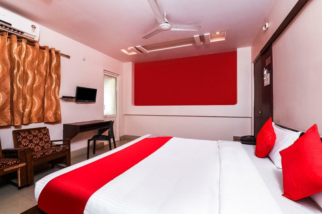 Oyo 28856 Manjeera Inn Visákhapatnam Kültér fotó