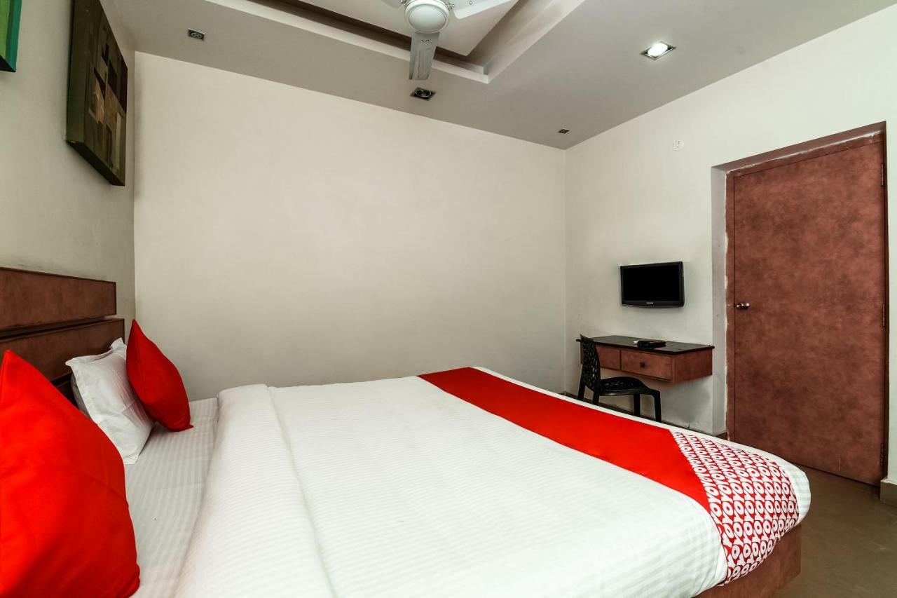 Oyo 28856 Manjeera Inn Visákhapatnam Kültér fotó