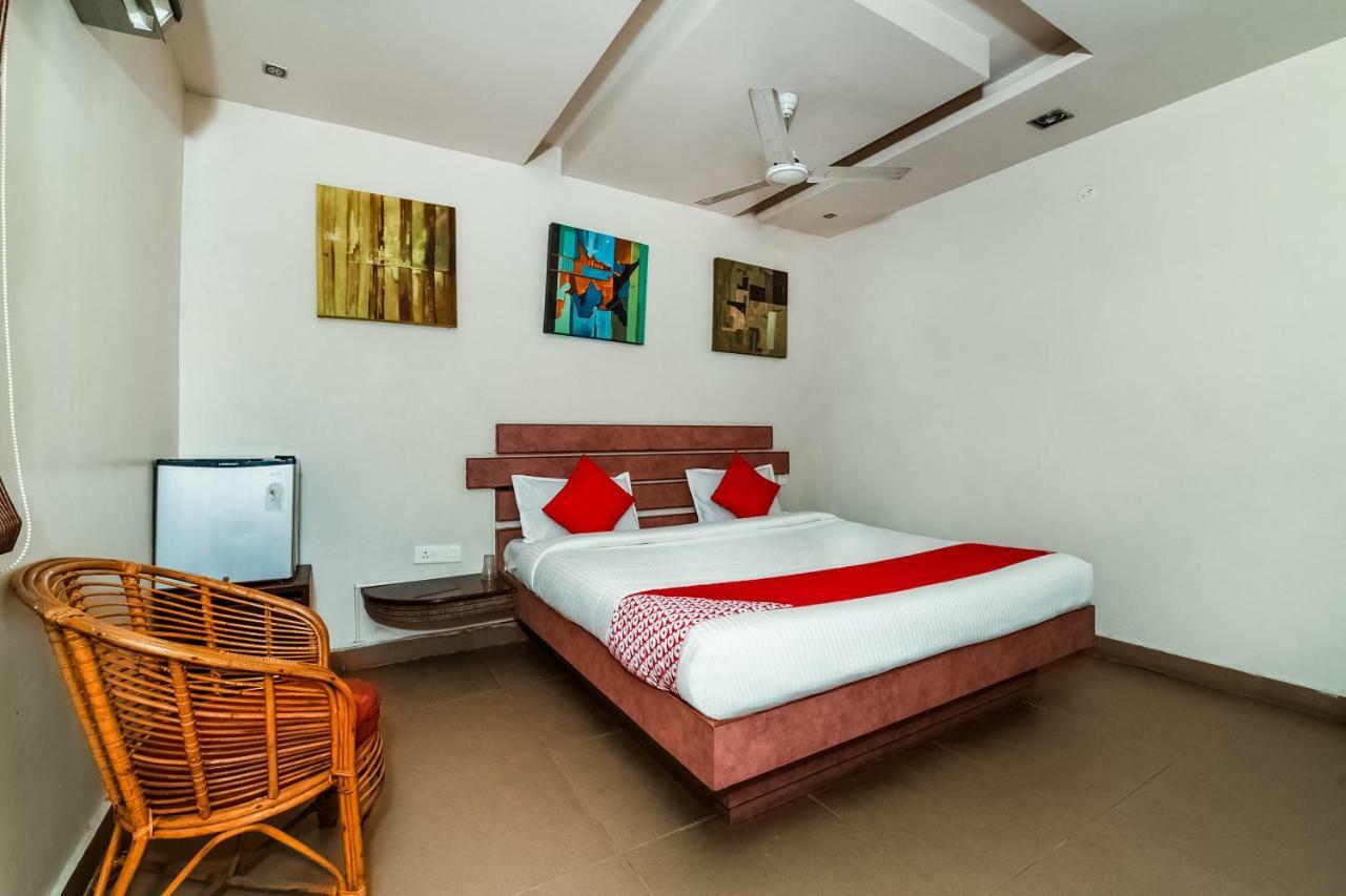 Oyo 28856 Manjeera Inn Visákhapatnam Kültér fotó