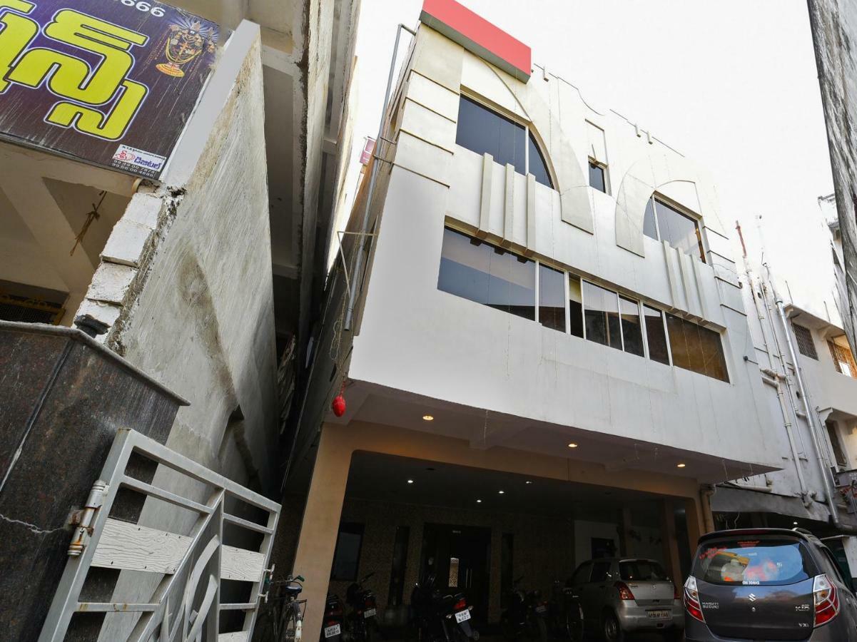 Oyo 28856 Manjeera Inn Visákhapatnam Kültér fotó